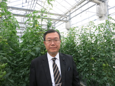 あいち型植物工場や品種改良が進むカーネーションを調査