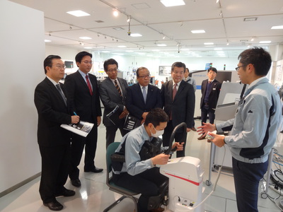 生活支援ロボットの開発に取り組んでおられます
