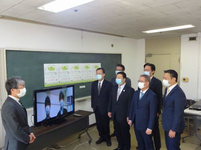 自殺防止策の一環としてLineで夜間の相談を実施